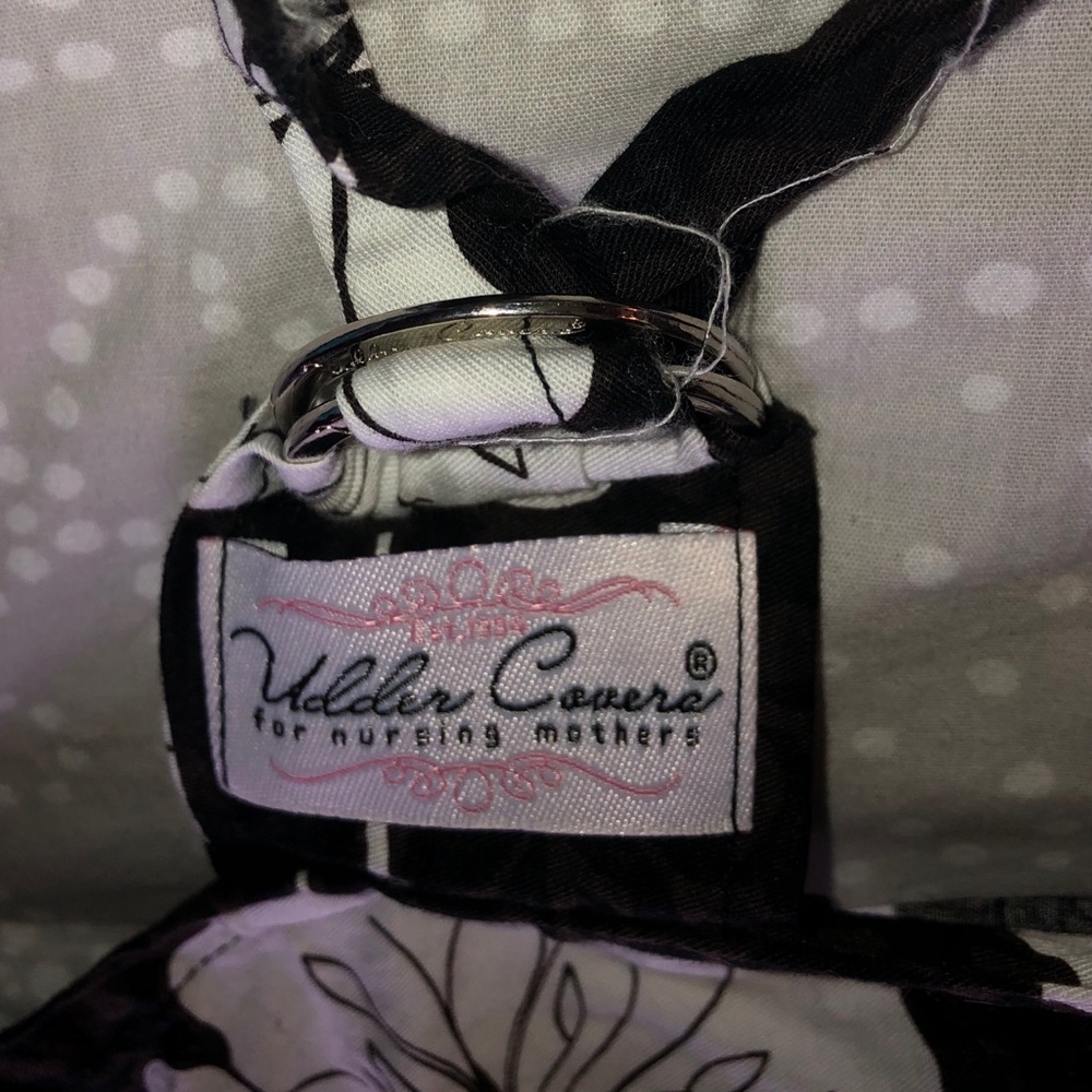 Udder cover. 2 for 1 breastfeeding cover up